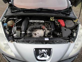 Peugeot 308 1.6 THP 7-Pers. Clima 6-Bak picture 5