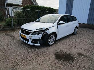 Unfallwagen Peugeot 308 1.2 Navi Clima 163.000 KM 6-Bak 2021/1