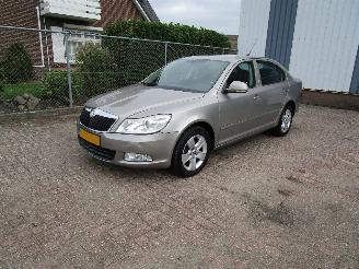 uszkodzony samochody osobowe Skoda Octavia 1.4 TSI Navi Clima 6-Bak 2010/2