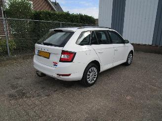Skoda Fabia 1.0 TSI Navi Airco picture 4