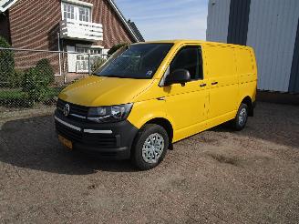 skadebil bedrijf Volkswagen Transporter 2.0 TDI Navi Airco 6-Bak 2017/9