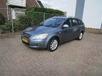 Unfallwagen Kia Ceed 1.6 CRDI Navi Airco 2009/5