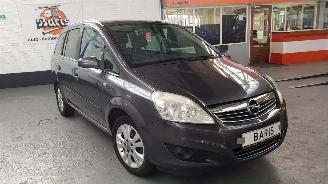 Opel Zafira 1.8 16V BENZ AUT MPV 140 PK picture 3