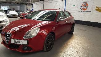 Coche accidentado Alfa Romeo Giulietta 1.4 TB 16V   BENZ 1.368CC 88KW 120PK 2012/4