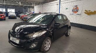 Damaged car Mazda 2 1.3 16V MZR  BENZ 1.349CC 62KW 84PK 2011/5