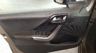 Peugeot 208 1.6 VTI 16V  BENZ 1.598CC 88KW 120PK picture 8