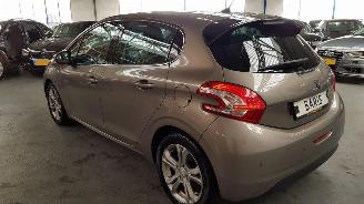 Peugeot 208 1.6 VTI 16V  BENZ 1.598CC 88KW 120PK picture 6