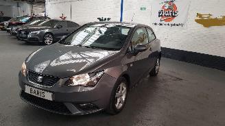Voiture accidenté Seat Ibiza 1.0 12V 2 DRS BENZ 999CC 55KW 75PK 2016/4