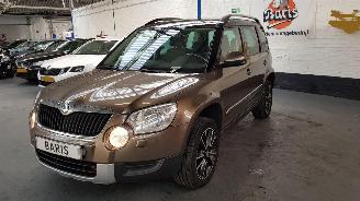 Coche accidentado Skoda Yeti 1.2 TSI 16V SUV  BENZ 1.197CC 77KW 105PK 2013/3