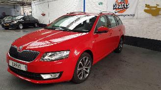 uszkodzony samochody osobowe Skoda Octavia 2.0 TDI GREENTEC 16V 4DRS DSL 1.968CC 110KW 150PK 2015/12
