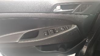 Hyundai Tucson 1.7 CRDI HP AUT 141 PK SUV.... picture 9