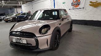 Mini One 1.5 12V ONE  2DRS BENZ 1.499CC 75KW 102PK picture 2