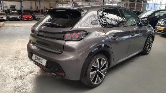 Peugeot 208 1.2 PureTech GT-Line picture 4