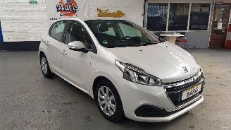 Peugeot 208 1.2 PureTech Active picture 3