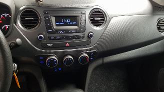 Hyundai I-10 1.0 12V  BENZ 998CC 49KW 67PK picture 12