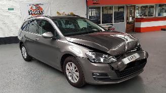 uszkodzony samochody osobowe Volkswagen Golf 1.2 TSI 16V COMBI  BENZ 1.197CC 63KW 86PK 2015/8