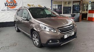 Schadeauto Peugeot 2008 1.2 VTI 12V AUT  PURETECH MPV  BENZ 1.199CC 60KW 82PK 2014/7