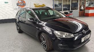 Schadeauto Volkswagen Golf 1.6 TDI BLUEMOTION 16V COMBI  DSL 1.598CC 81KW 110PK 2014/8