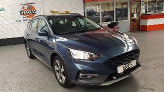 Voiture accidenté Ford Focus 1.0 Ti-VCT ECOBOOST 12V COMBI  BENZ 999CC 92KW 125PK 2019/3