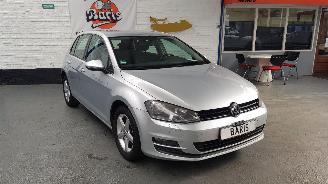 Schadeauto Volkswagen Golf 1.2 TSI 16V  BENZ 1.197CC 77KW 105PK 2013/6