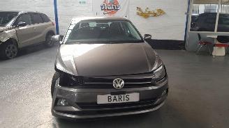 Volkswagen Polo 1.0 TSI 12V  4DRS BENZ 999CC 70KW 95PK picture 2