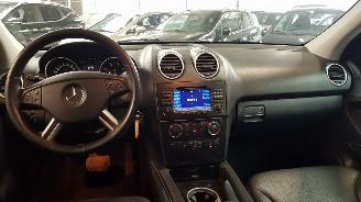 Mercedes ML 3.5 350 4-MATIC V6 24V SUV  BENZ 3.498CC 200KW 272PK 4x4 picture 9
