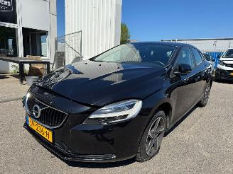 Avarii autoturisme Volvo V-40 1.5 T2 Momentum Automaat 2016/1