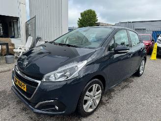  Peugeot 208 1.2 PureTech Signature BJ 2019 2019/1