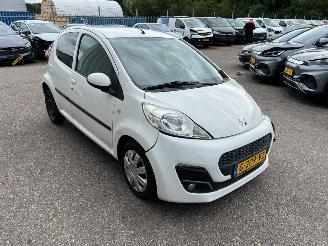 Schadeauto Peugeot 107 1.0 Access 2013/5