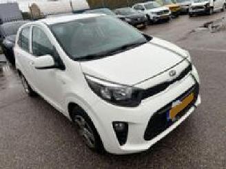skadebil auto Kia Picanto 1.0 CVVT ComfortLine 2020/10