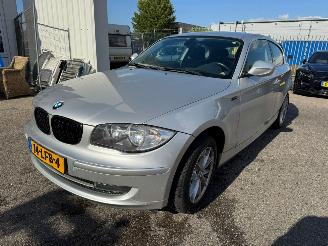 krockskadad bil auto BMW 1-serie 118i Business Line 2010/3