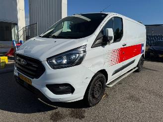 Vaurioauto  passenger cars Ford Transit Custom 340 2.0 TDCI L2H1 Trend 2021/2