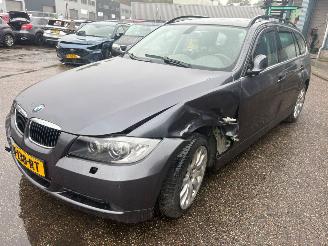 uszkodzony samochody osobowe BMW 3-serie Touring 325i AUTOMAAT 2006/1