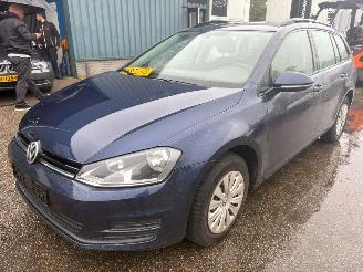 uszkodzony samochody osobowe Volkswagen Golf Variant 1.6 TDI Trendline 2013/11