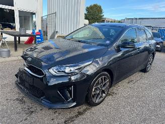 damaged passenger cars Kia Ceed Sportswagon 1.5 T-GDi MHEV GT-Line Edition AUTOMAAT 2021/7