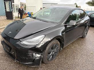 Vaurioauto  passenger cars Tesla Model Y Long Range AWD 75 kWh 2024/11
