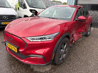 Voiture accidenté Ford Mustang Mach-e RWD 75 kWh 2021/12