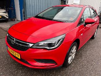 krockskadad bil auto Opel Astra Sports Tourer 1.4 Online Edition BJ 2017 177.790 KM 2017/5