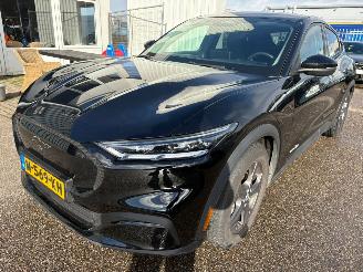 Schadeauto Ford Mustang Mach-E RWD 75 kWh AUTOMAAT BJ 2021 104.144 KM 2021/11