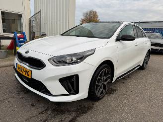 krockskadad bil auto Kia Proceed 1.4 T-GDI GT-Line BJ 2020 76.365 KM 2020/10
