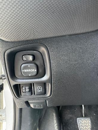 Peugeot 108 1.0 e-VTi Allure picture 17