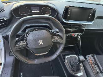 Peugeot 2008 1.2 PureTech Blue Lease Active picture 9