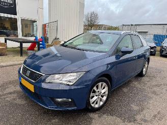 Vaurioauto  passenger cars Seat Leon ST 1.0 EcoTSI Style Business Intense 2019/2