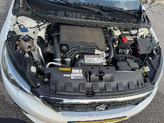 Peugeot 308 1.2 PureTech Blue Lease Active picture 7