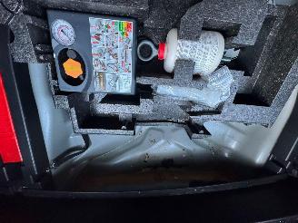 Volvo V-40 2.0 D4 R-Design Business picture 11