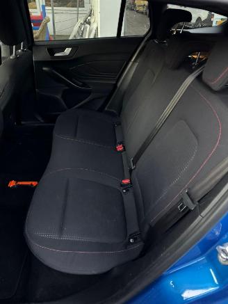 Ford Focus Wagon 1.0 EcoBoost ST Line Business picture 17