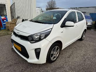 krockskadad bil auto Kia Picanto 1.0 DPi ComfortLine 5p BJ 2023 72.560 KM 2023/11