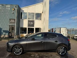Mazda 3 2.0 AUTOMAAT e-SkyActiv-G M Hybrid 122 Comfort met Bose BJ 2020 113.480 KM picture 2