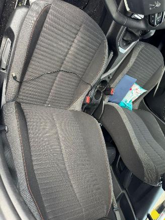 Peugeot 208 1.2 PureTech Active BJ 2022 74555 KM picture 10