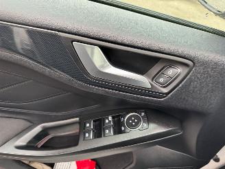 Ford Focus 1.0 EcoBoost ST Line Business picture 16